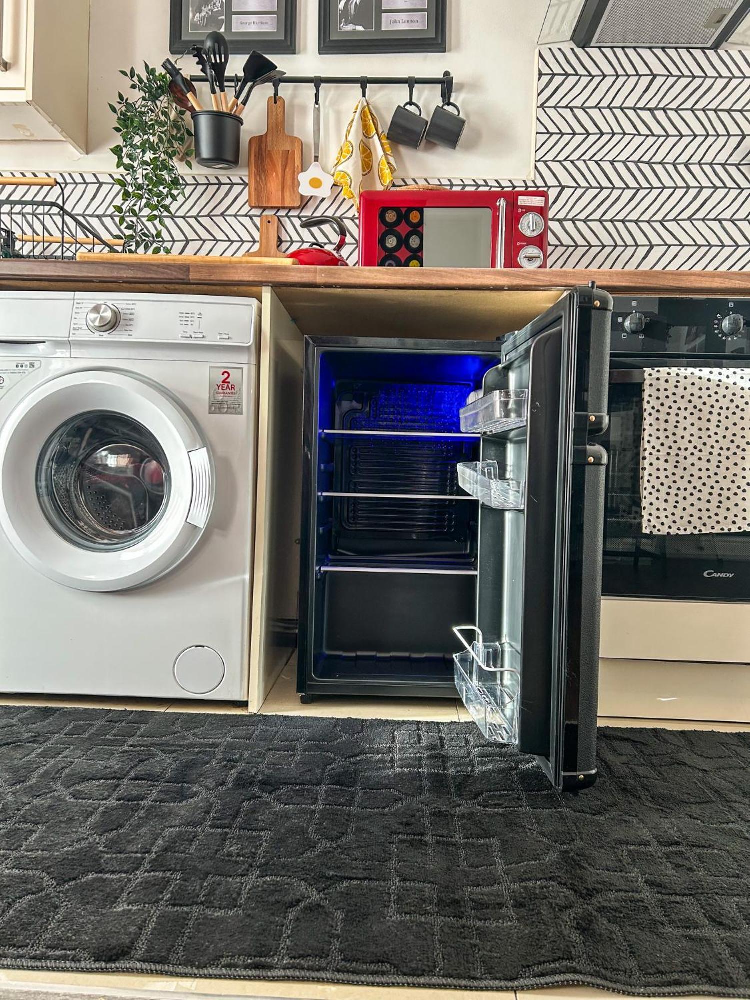 J&w With Free Parking Apartment Liverpool